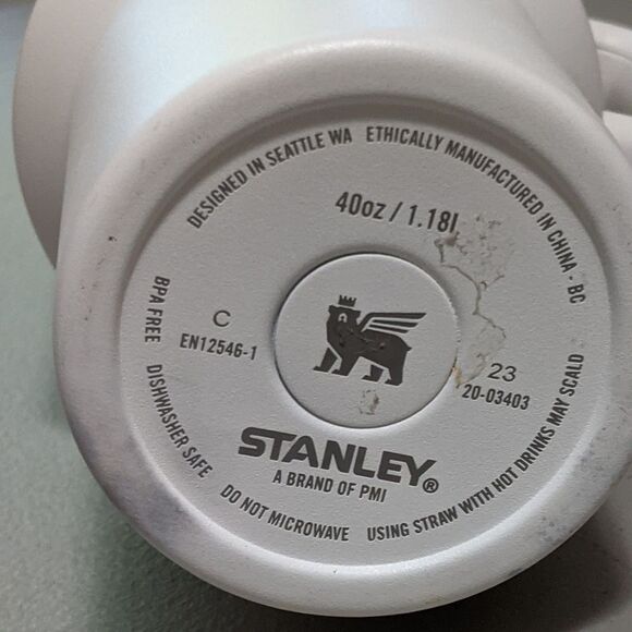 Stanley 40 oz Quencher Flow State Stainless Steel Vacuum Insulated Tumbler - Picture 3 of 12